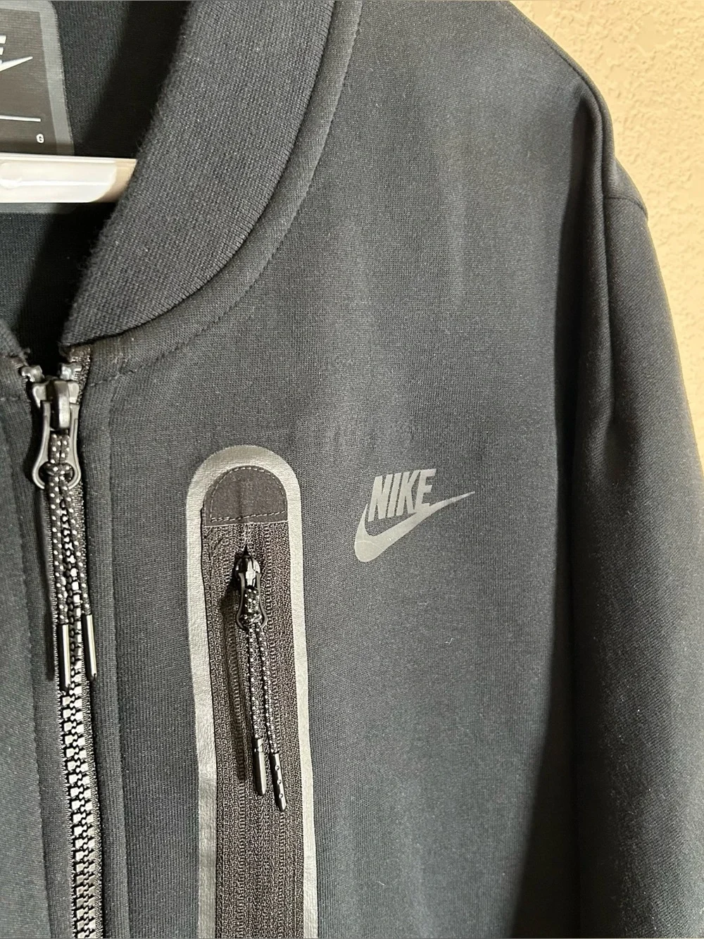 Nike Sportswear Tech Fleece Full Zip Bomber Jacket Black Men’s Large FB8008-010 - Picture 3 of 7